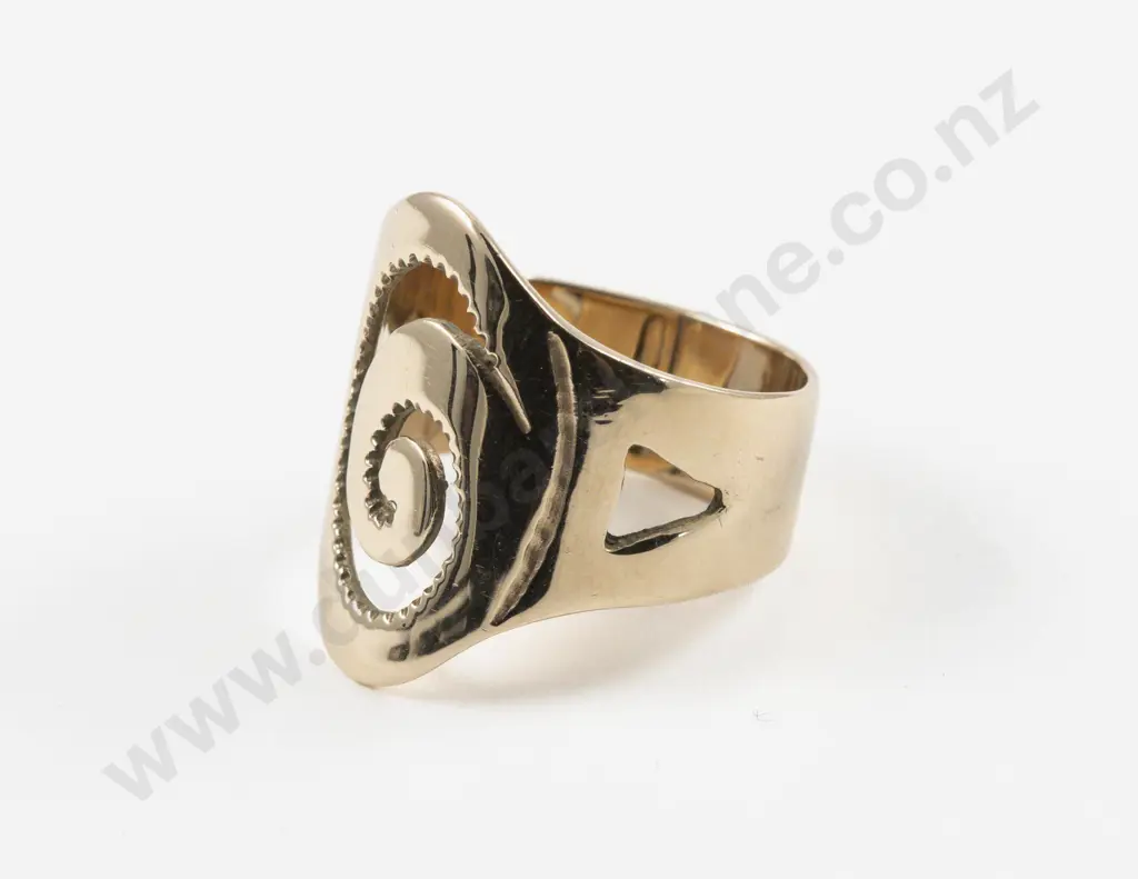 9ct Koru Design Ring Image 1++