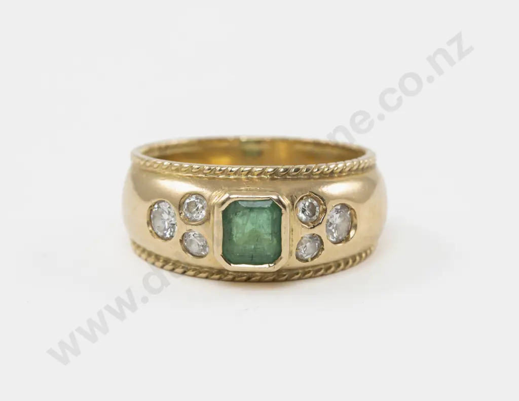 18ct Seven Stone Diamond and Emerald Fancy Band Ring Image 1++