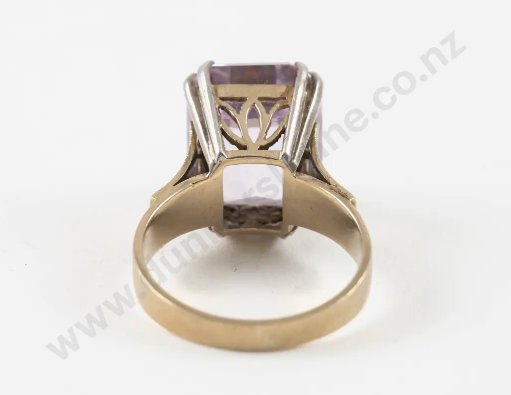 9ct Single Stone Amethyst Dress Ring Image 1++