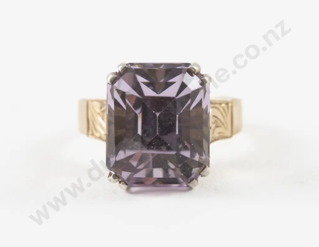 9ct Single Stone Amethyst Dress Ring Image 1++