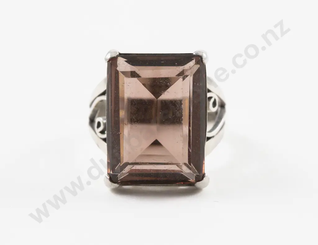S/S Single Stone Amethyst Glass Dress Ring Image 1++