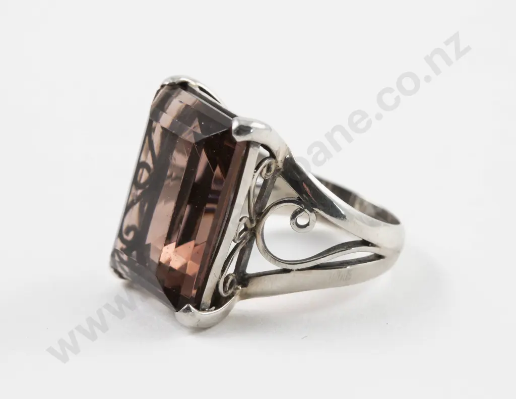 S/S Single Stone Amethyst Glass Dress Ring Image 1++