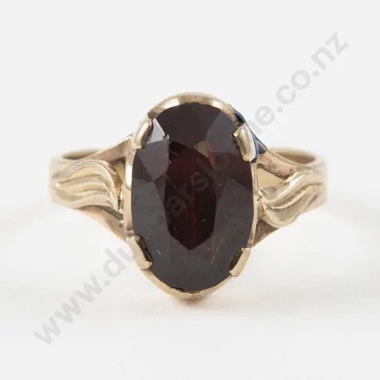 9ct Single Stone Garnet Ring