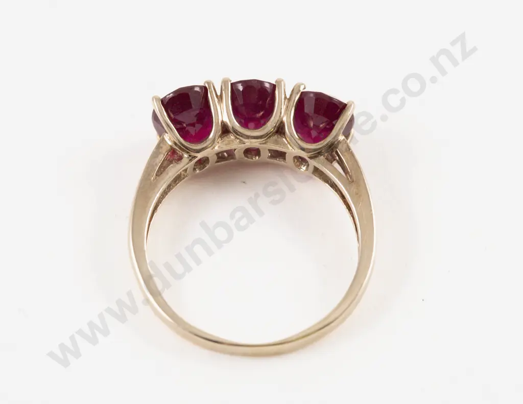 9ct Three Stone Ruby Glass Ring Image 1++
