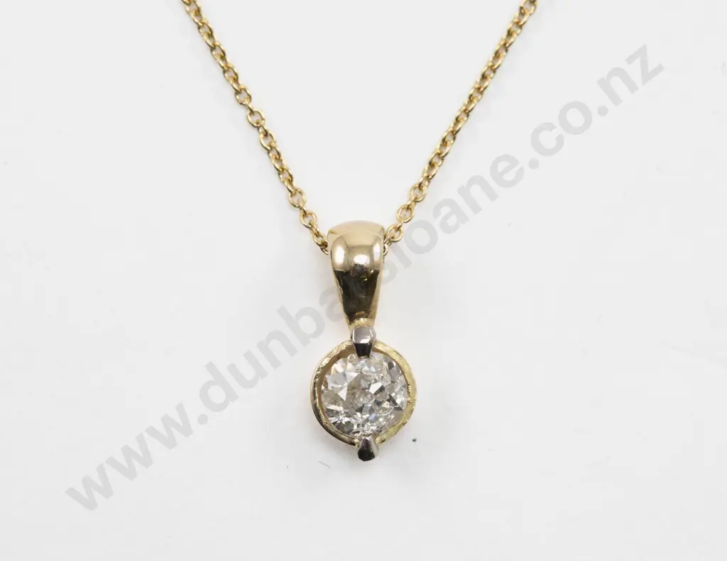18ct Single Stone Dimaond Pendant Image 1++
