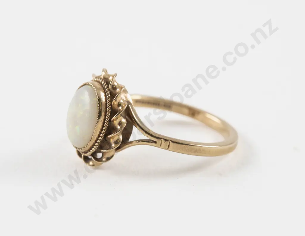 9ct Single Stone Opal Ring Image 1++