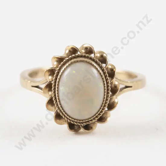 9ct Single Stone Opal Ring