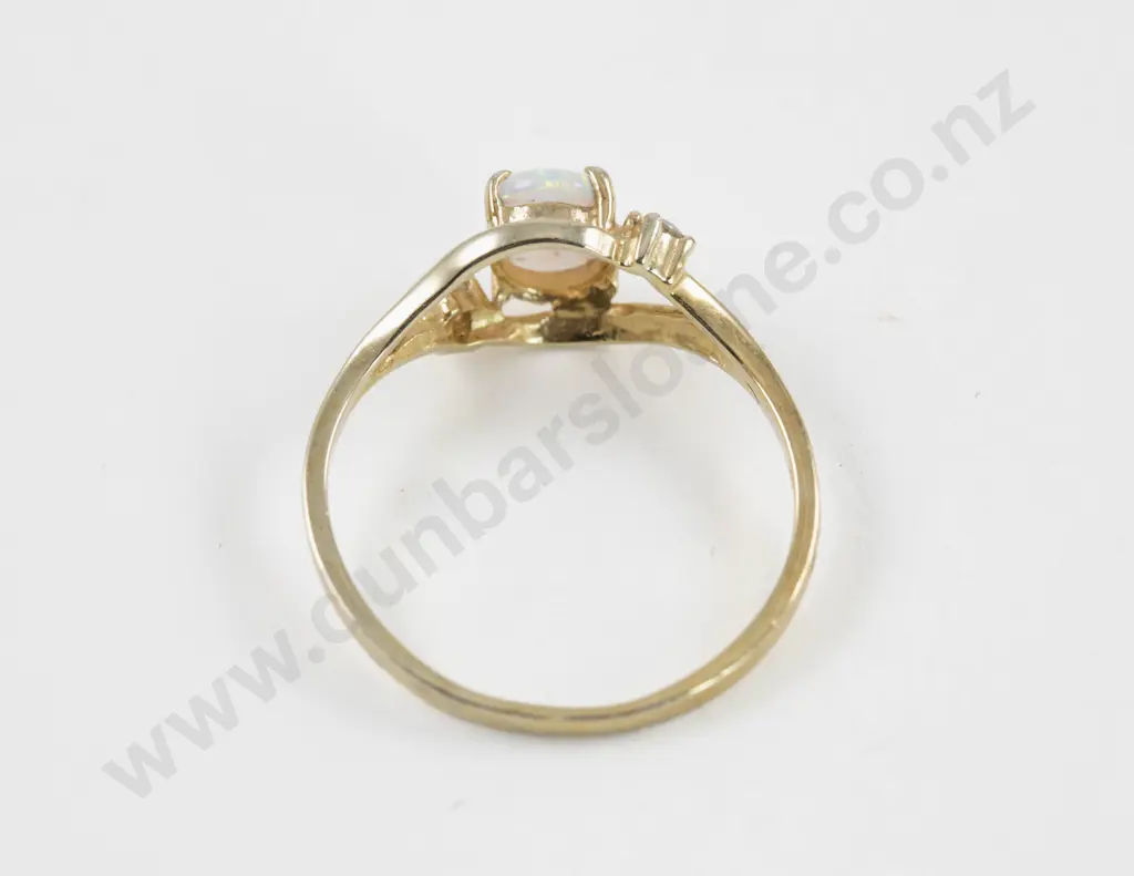9ct Three Stone Diamond and Opal Ring Image 1++