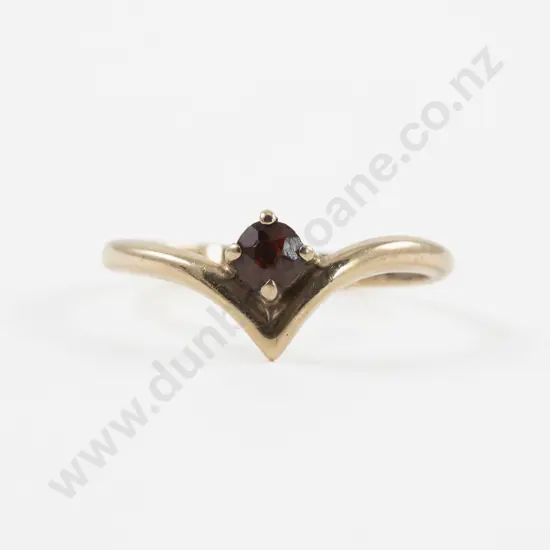9ct Single Stone Garnet Ring