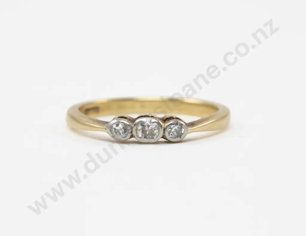 18ct Three Stone Diamond Band Ring Image 1++