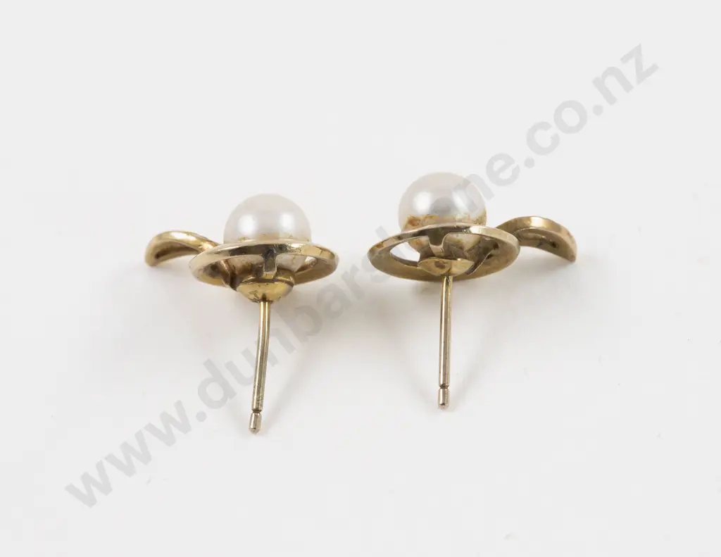 Pair 9ct Single Stone Cultured Pearl Stud Earrings Image 1++