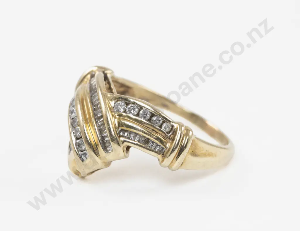 9ct 39Stone Diamond Fancy Band Ring Image 1++