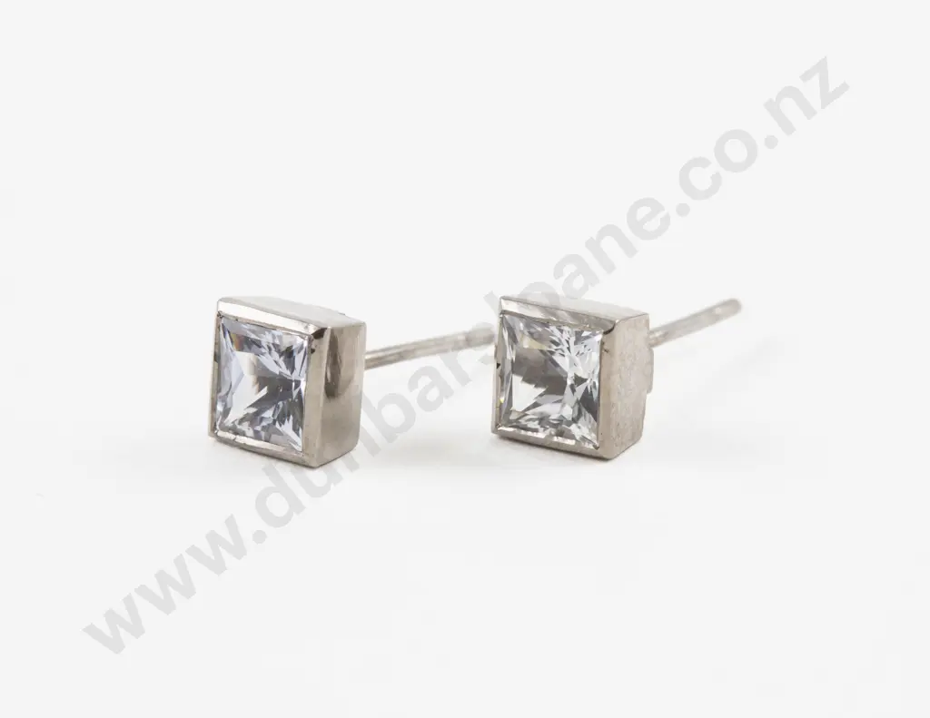 Pair 18ct White Gold Single Stone White Sapphire Stud Earrings Image 1++