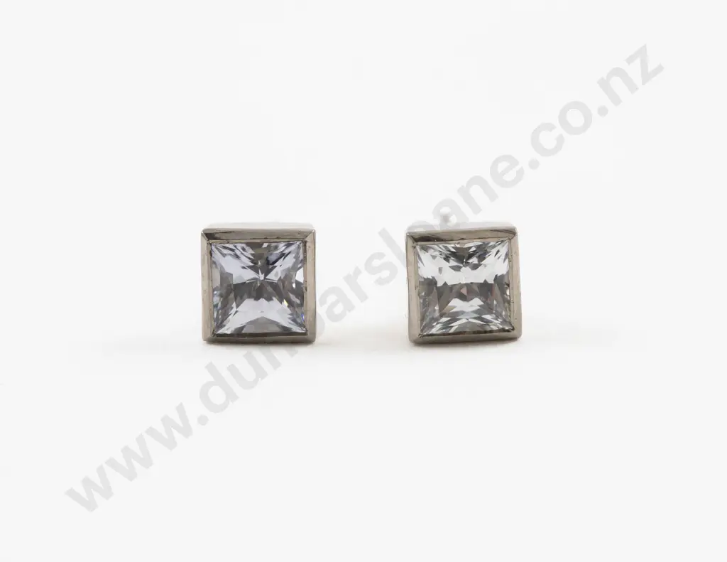 Pair 18ct White Gold Single Stone White Sapphire Stud Earrings Image 1++