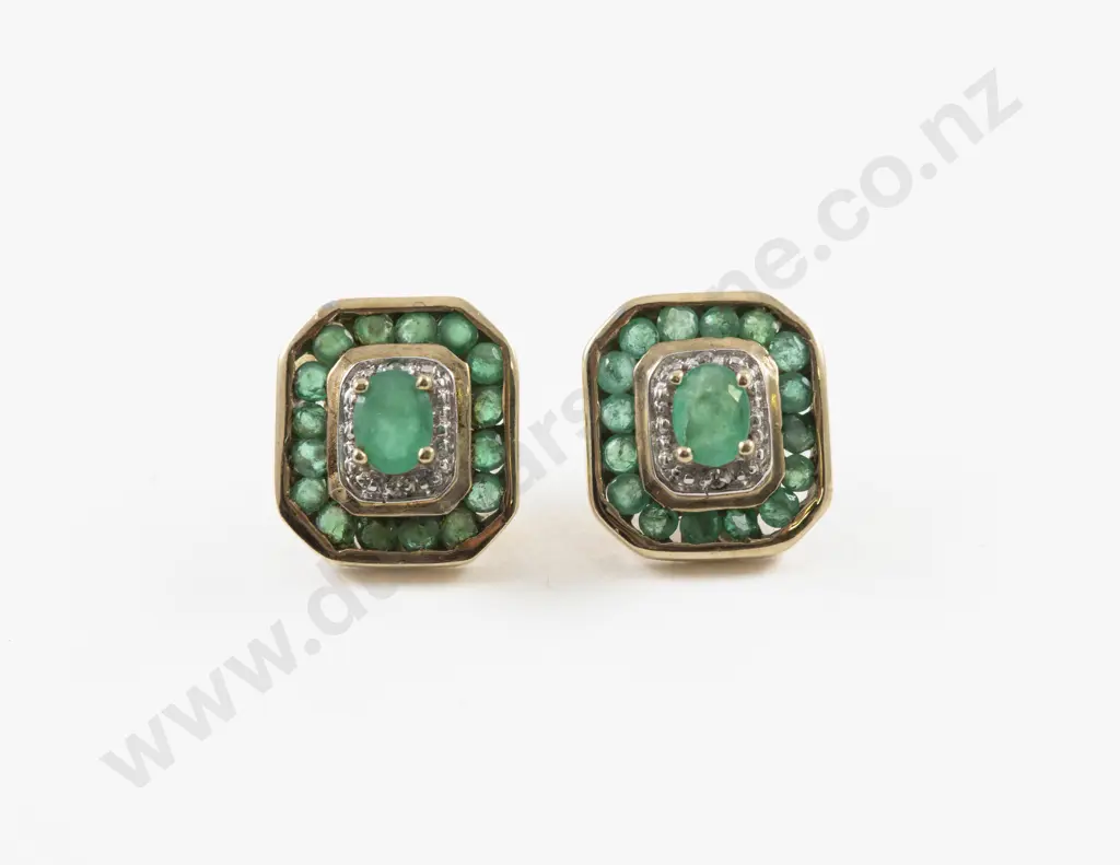 Pair 9ct 17Stone Emerald Cluster Stud Earrings Image 1++