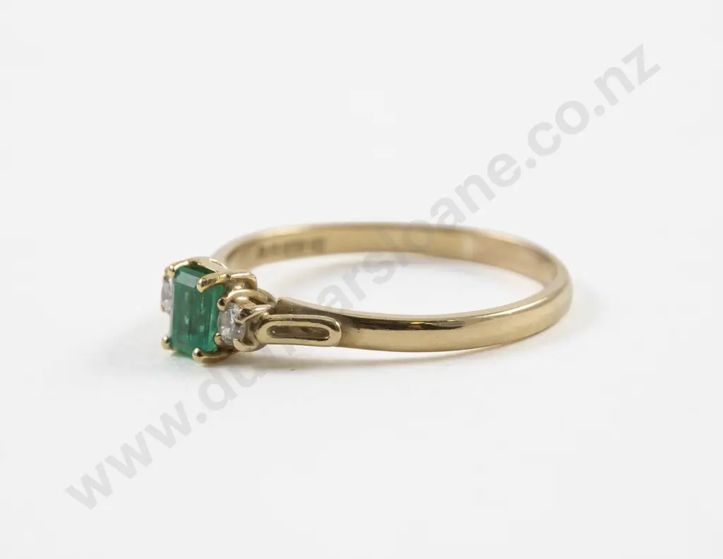 18ct Three Stone Emerald and Diamond Ring Image 1++