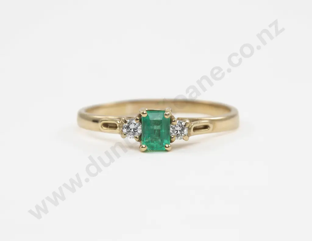 18ct Three Stone Emerald and Diamond Ring Image 1++