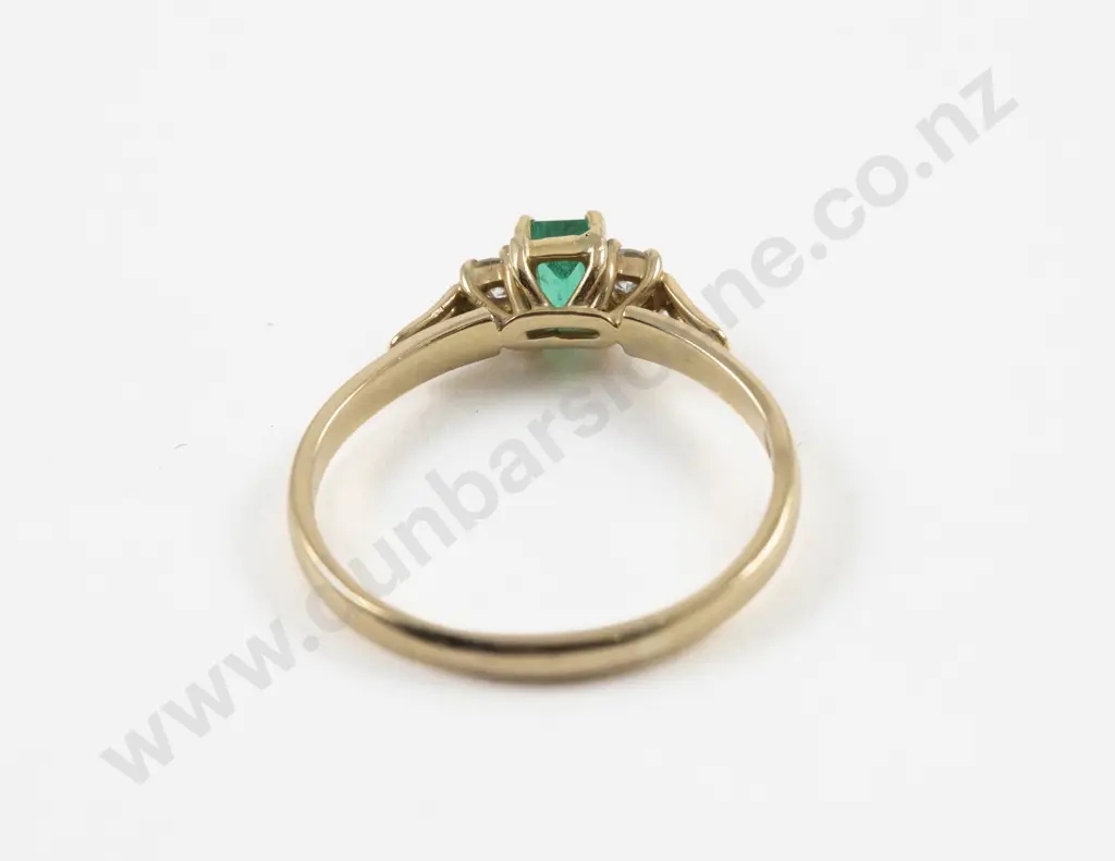 18ct Three Stone Emerald and Diamond Ring Image 1++
