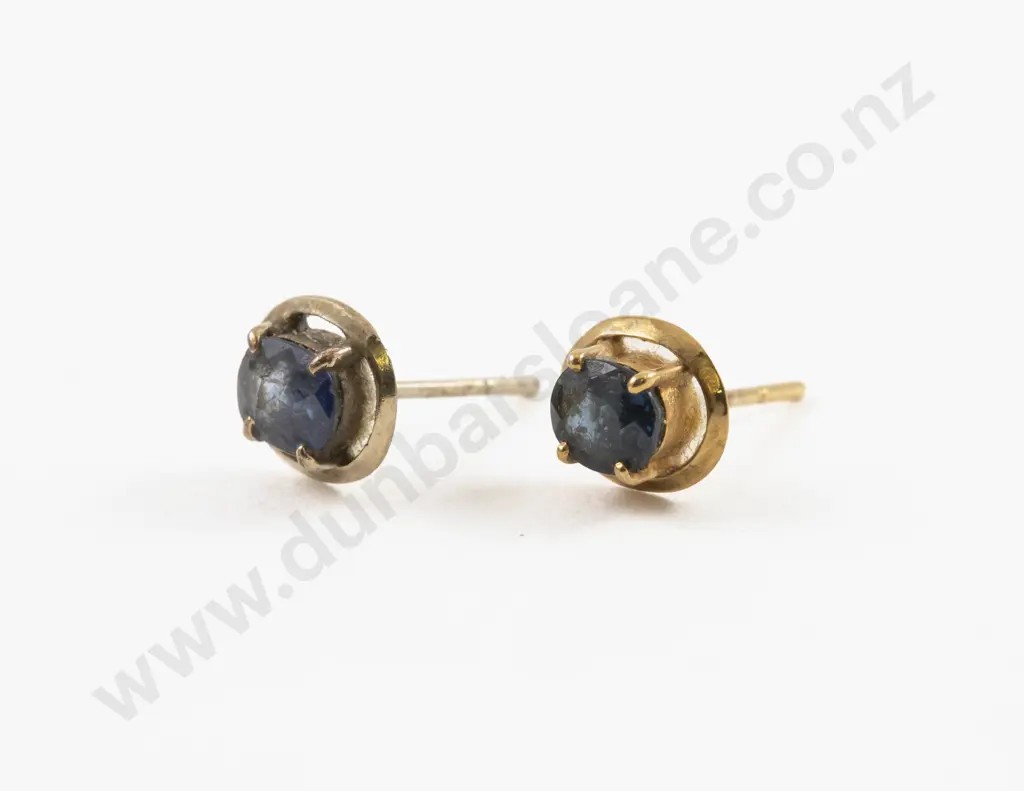 Pair 9ct Single Stone Sapphire Stud Earrings Image 1++