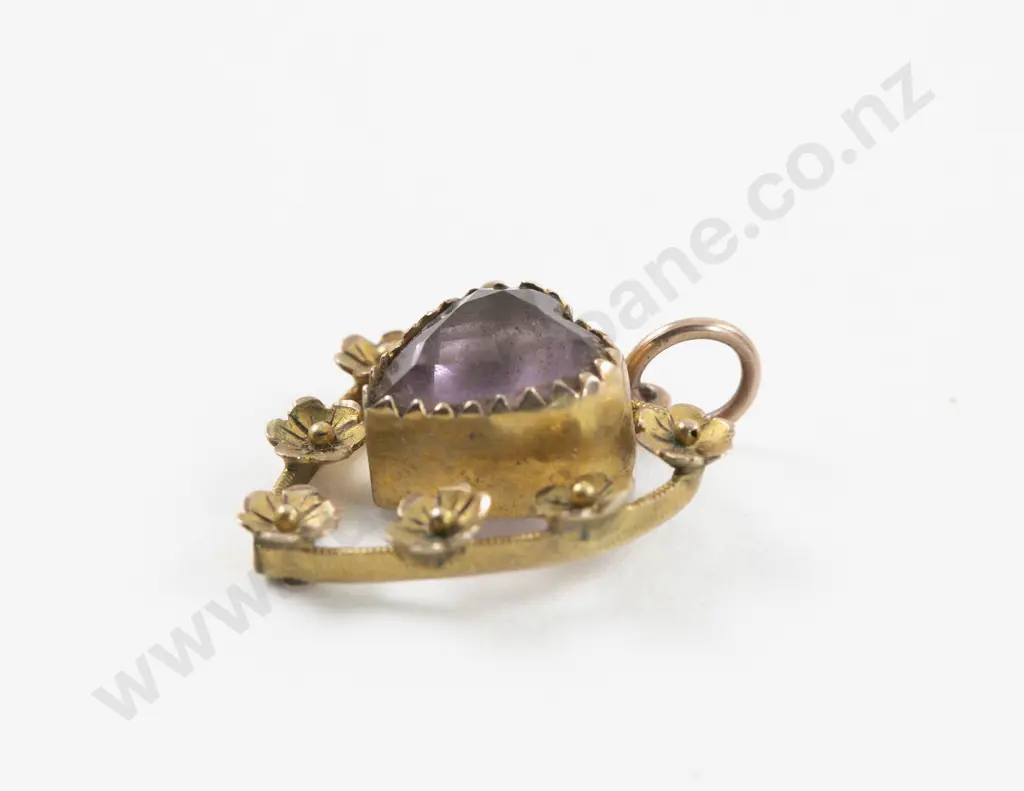 Victorian 9ct Single Stone Amethyst Heart Pendant Image 1++
