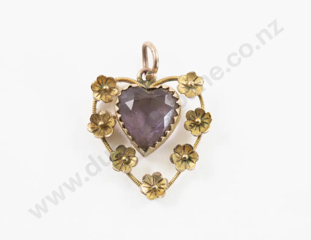 Victorian 9ct Single Stone Amethyst Heart Pendant Image 1++