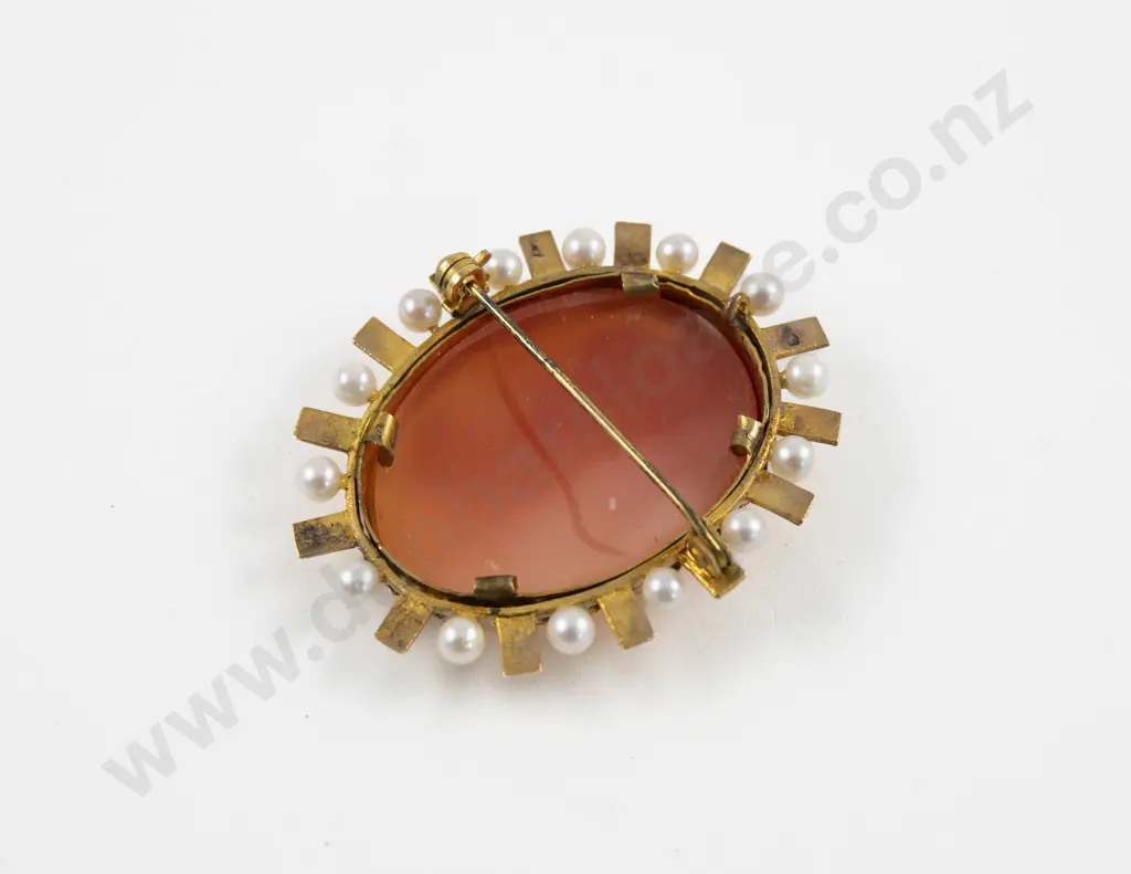 Vintage 9ct Framed Classical Portrait Cameo Brooch Image 1++
