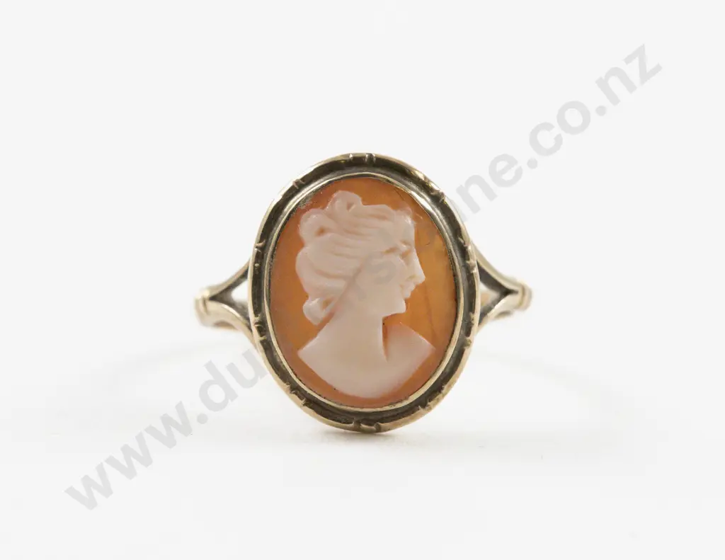 9ct Classical Portrait Cameo Ring Image 1++