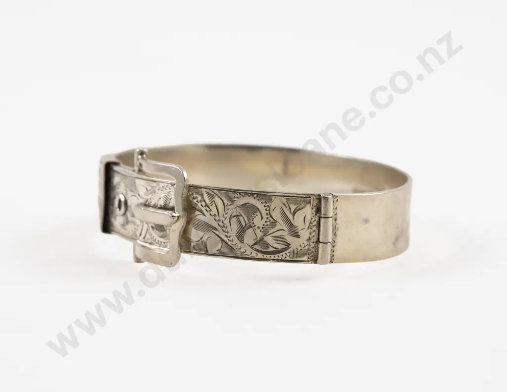 Vintage S/S Half Engraved Belt Buckle Hinged Snap Bangle Image 1++