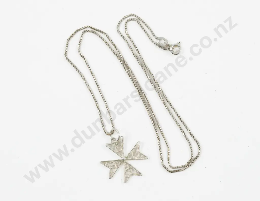 S/S Filigree Cross Pendant Image 1++
