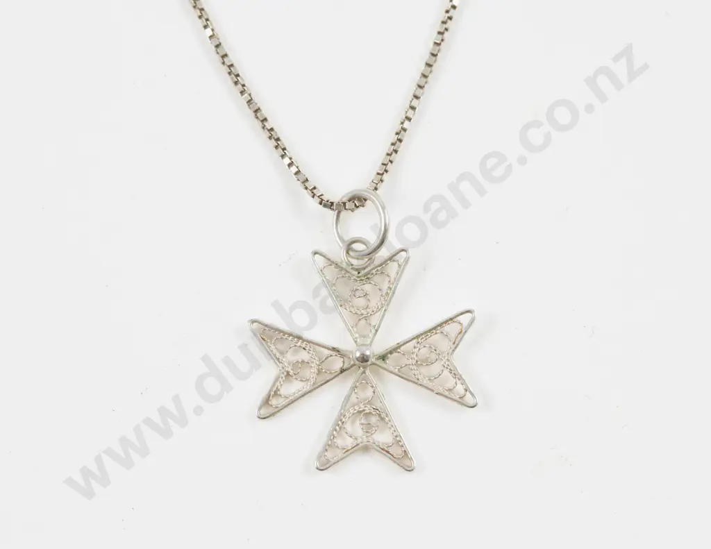 S/S Filigree Cross Pendant Image 1++