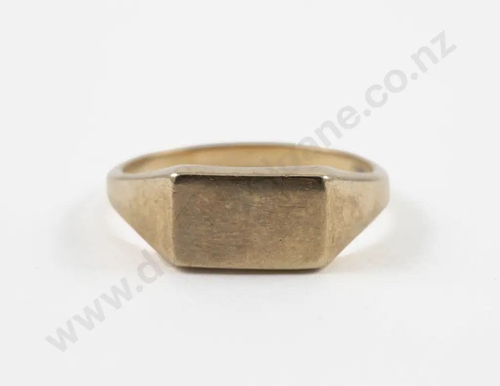 9ct Plain Gents Signet Ring Image 1++