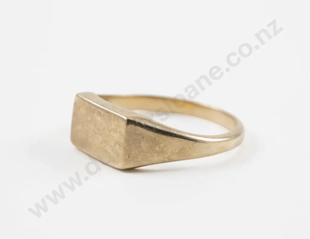 9ct Plain Gents Signet Ring Image 1++