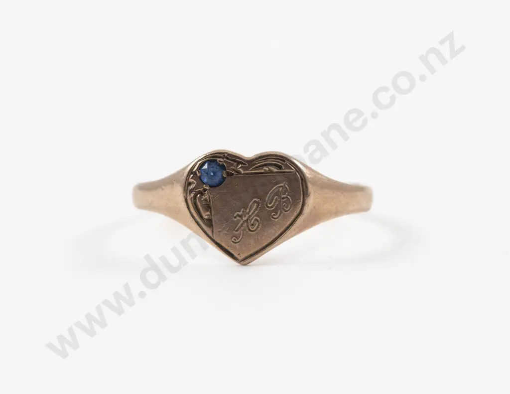 9ct Single Stone Sapphire Engraved Heart Ring Image 1++
