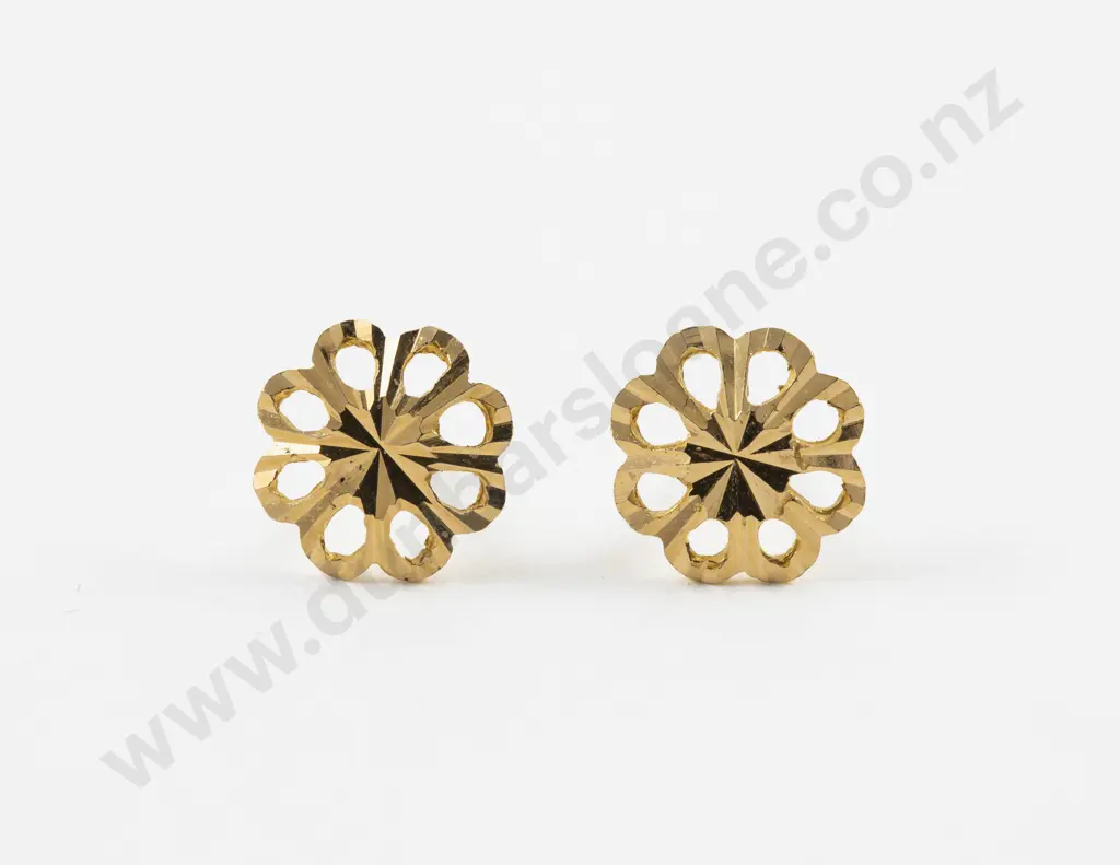 Pair 22ct Flower Stud Earrings Image 1++