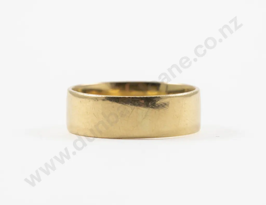 18ct Plain Band Ring Image 1++