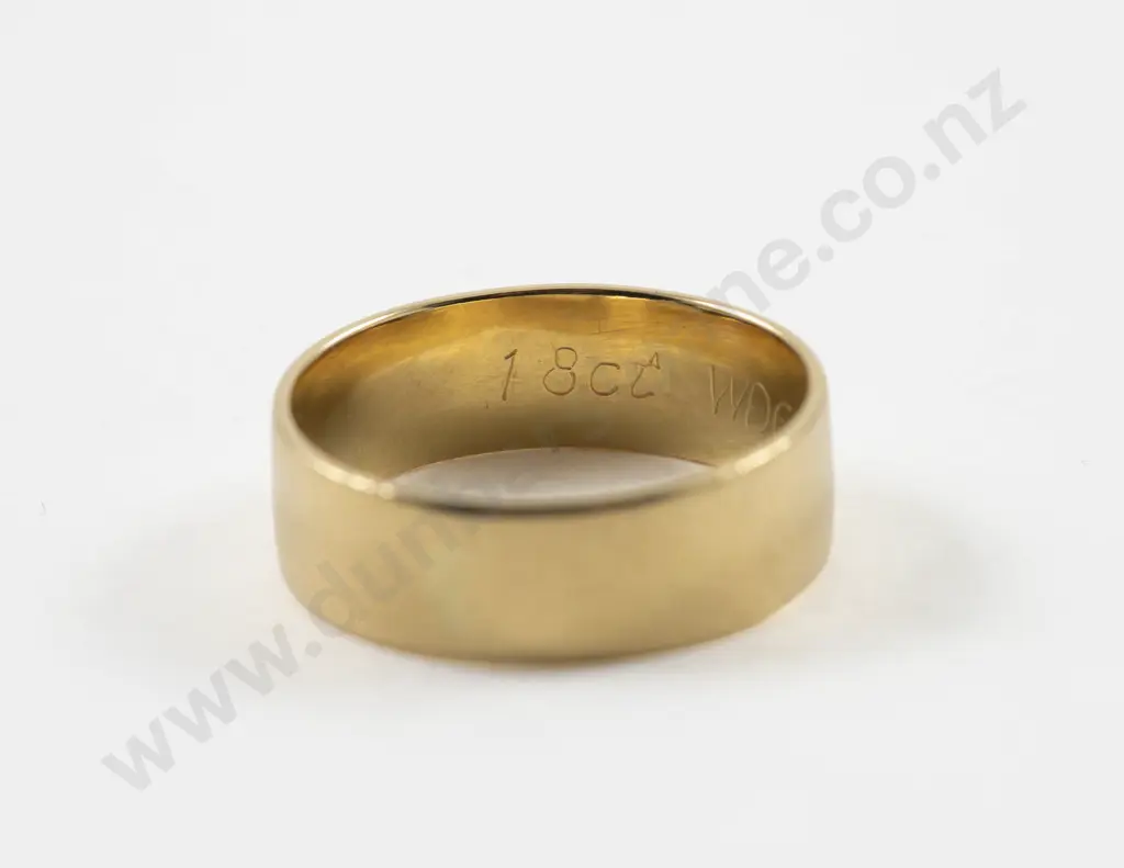 18ct Plain Band Ring Image 1++