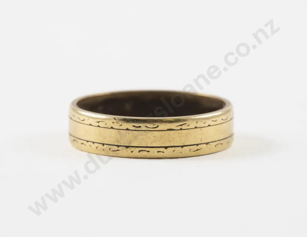 9ct Gents Band Ring Image 1++