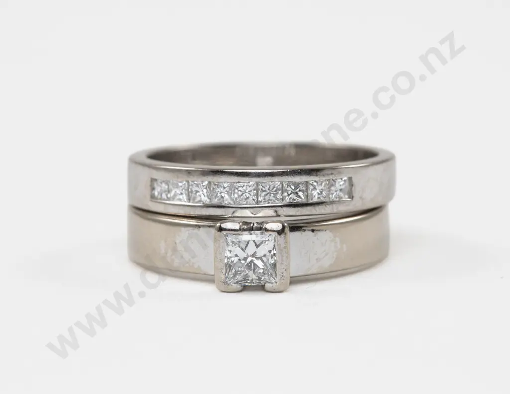 18ct White Gold Solitaire Diamond Ring and Wedding Band Image 1++