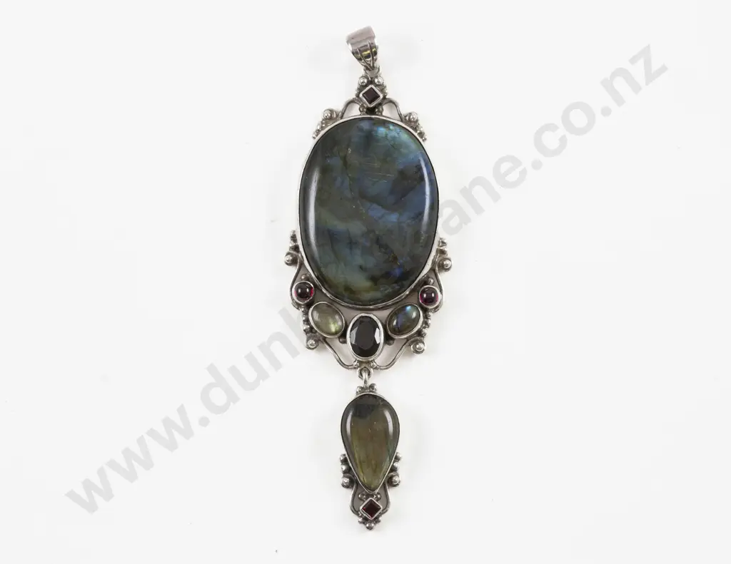 Shankari (Indonesia) Handmade S/S Semi Precious Gemstone Pendant Image 1++