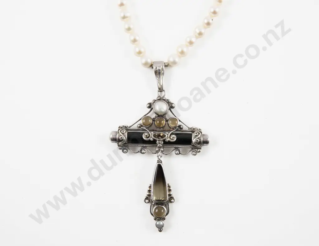 Shankari (Indonesia) Handmade S/S Semi Precious Gemstone Pendant Image 1++