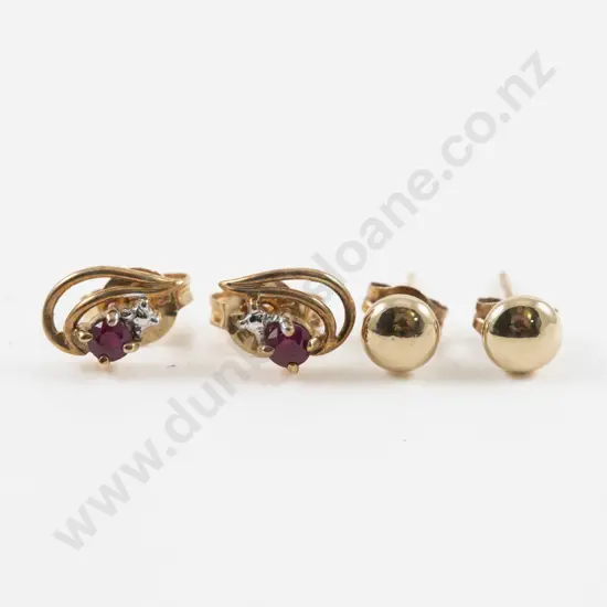 Pair 9ct Single Stone Garnet Stud Earrings