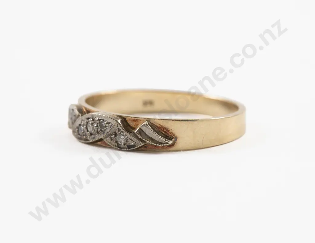 9ct Fancy Band Ring Image 1++