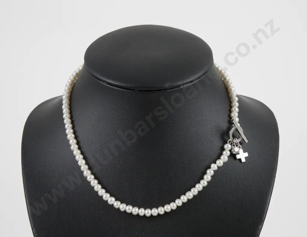 Single Strand Uniform Fresh Water Pearl Necklace Image 1++