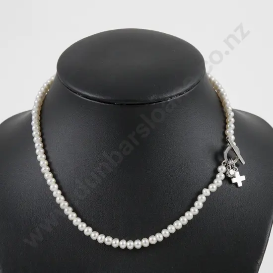 Single Strand Uniform Fresh Water Pearl Necklace