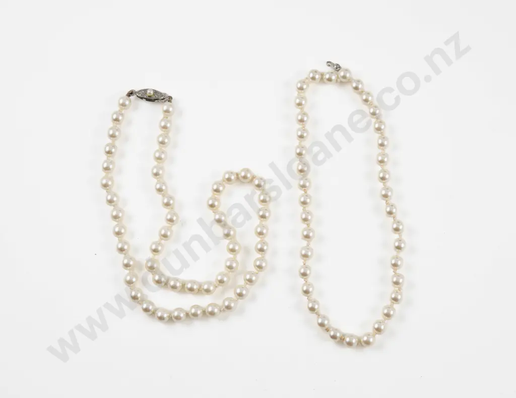 Single Strand Uniform Cultured Pearl Necklace Image 1++