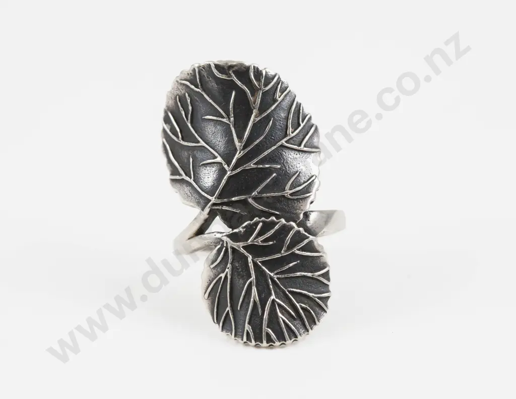 S/S Double Leaf Ring Image 1++