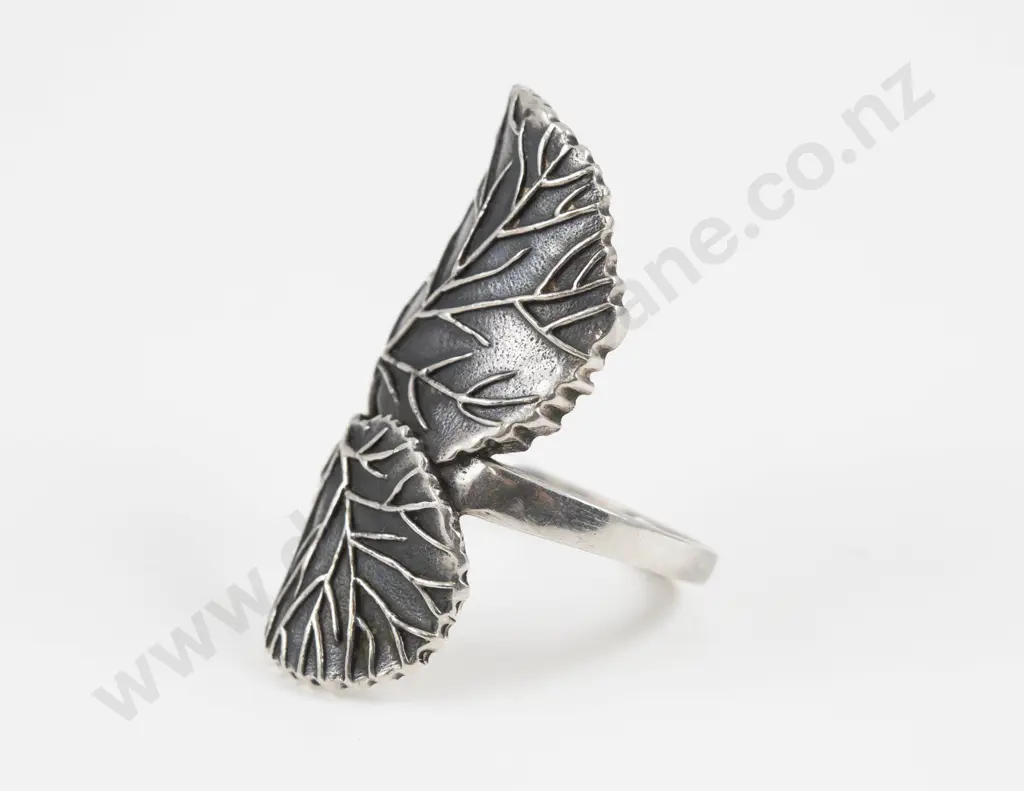 S/S Double Leaf Ring Image 1++