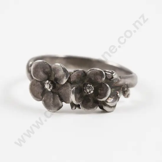 S/S Flower Band Ring