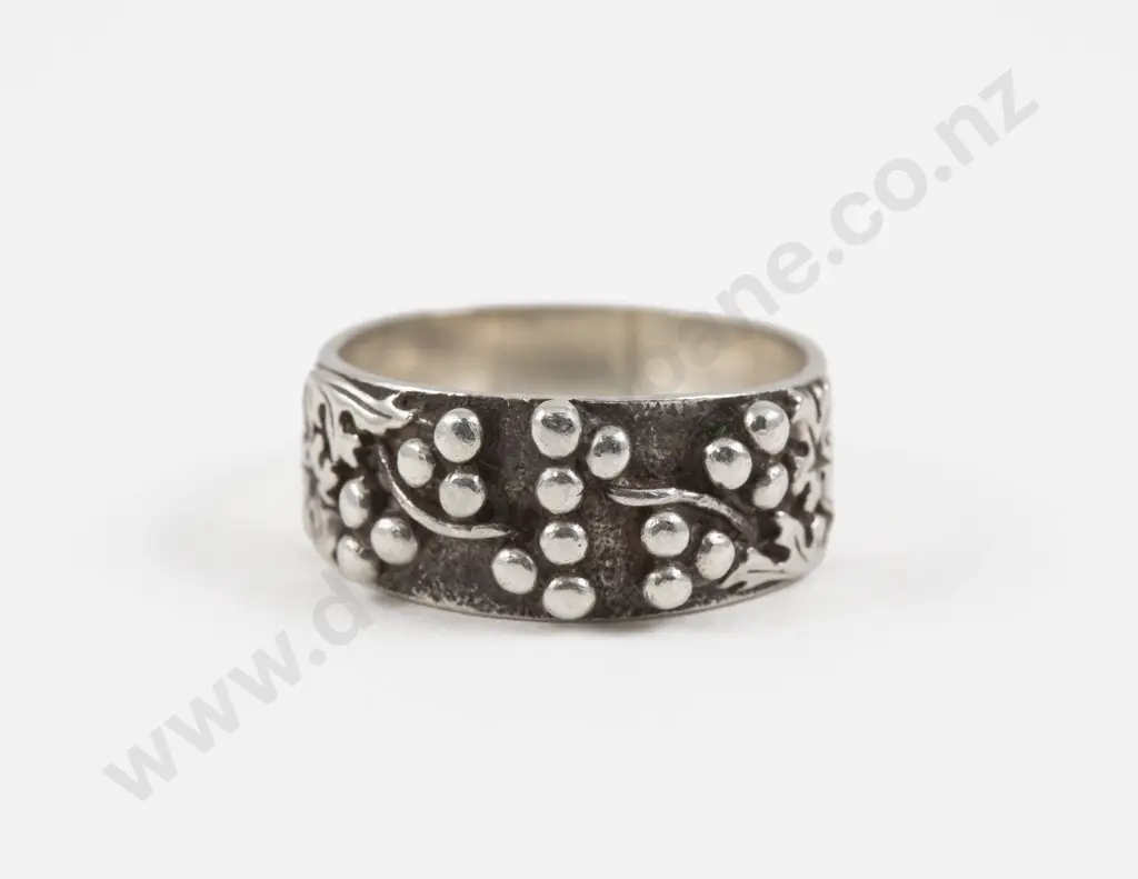 S/S Fancy Band Ring Image 1++