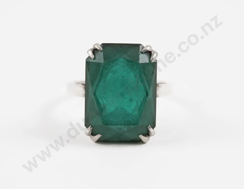 S/S Single Green Crystal Dress Ring Image 1++